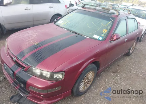 1995 Nissan Maxima Gle/Gxe/Se z USA, uszkodzony, nr VIN JN1CA21D4ST022577